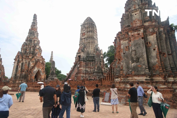 รูป-จากพระราชดำริ “สมเด็จพระพันปีหลวง” สู่สากล ไทยโชว์ศักยภาพ "หัตถศิลป์-โขน-ผ้าไทย" ดันซอฟต์เพาเวอร์ไกลทั่วโลก-16
