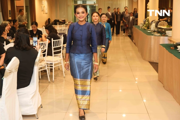 รูป-จากพระราชดำริ “สมเด็จพระพันปีหลวง” สู่สากล ไทยโชว์ศักยภาพ "หัตถศิลป์-โขน-ผ้าไทย" ดันซอฟต์เพาเวอร์ไกลทั่วโลก-53