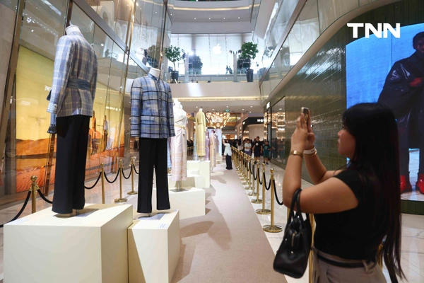 รูป-Pop-up Showcase เฉลิมพระเกียรติฯ สืบสานพระราชปณิธาน “ผ้าไทยร่วมสมัย” ณ ไอคอนสยาม-9