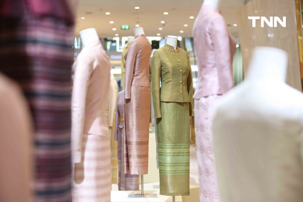 รูป-Pop-up Showcase เฉลิมพระเกียรติฯ สืบสานพระราชปณิธาน “ผ้าไทยร่วมสมัย” ณ ไอคอนสยาม-16