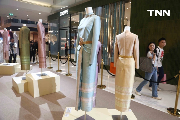 รูป-Pop-up Showcase เฉลิมพระเกียรติฯ สืบสานพระราชปณิธาน “ผ้าไทยร่วมสมัย” ณ ไอคอนสยาม-10
