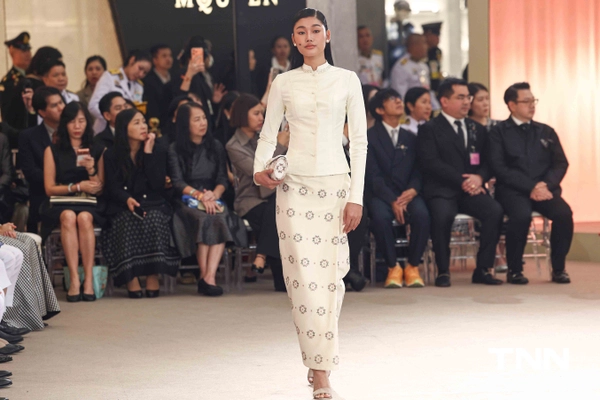 รูป-"เจ้าฟ้าสิริวัณณวรีฯ" เสด็จทอดพระเนตรนิทรรศการผ้าไทย ยกระดับหัตถศิลป์สู่งานฝีมือในโลกยุคปัจจุบัน-12