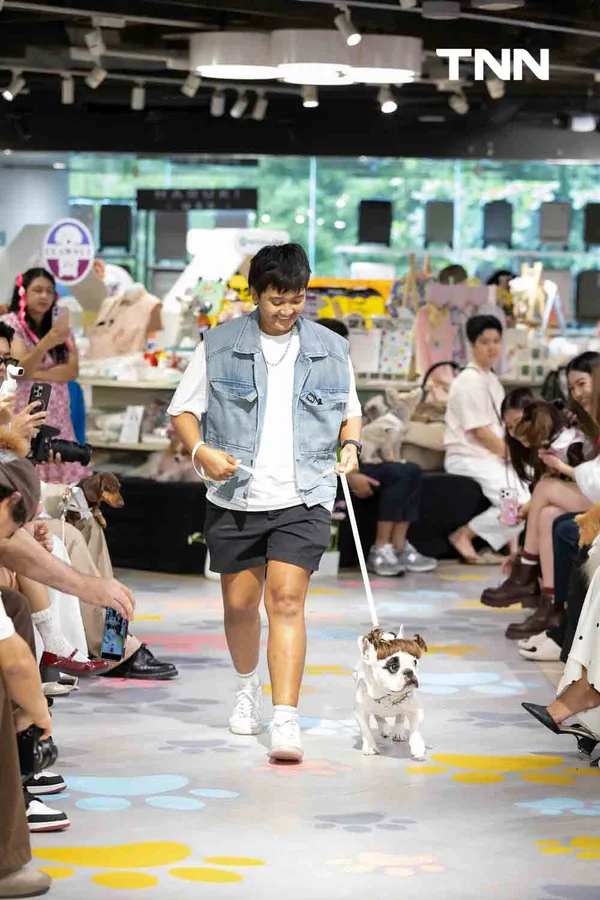 รูป-สยามดิสคัฟเวอรี่ เปลี่ยน PAW LAB สู่รันเวย์ครั้งแรก ชวนเหล่าเพื่อนสี่ขาและเจ้าของมาแสดงตัวตนผ่านแฟชั่นและ Pet Lifestyle-8