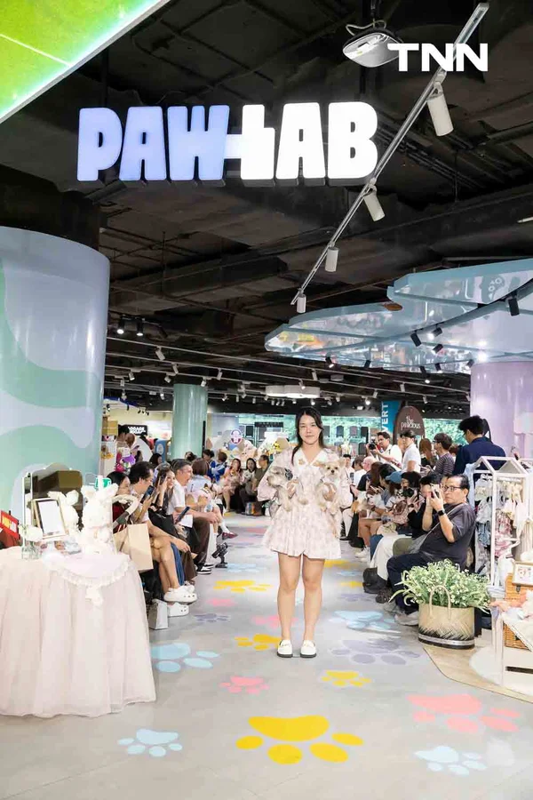 รูป-สยามดิสคัฟเวอรี่ เปลี่ยน PAW LAB สู่รันเวย์ครั้งแรก ชวนเหล่าเพื่อนสี่ขาและเจ้าของมาแสดงตัวตนผ่านแฟชั่นและ Pet Lifestyle-5