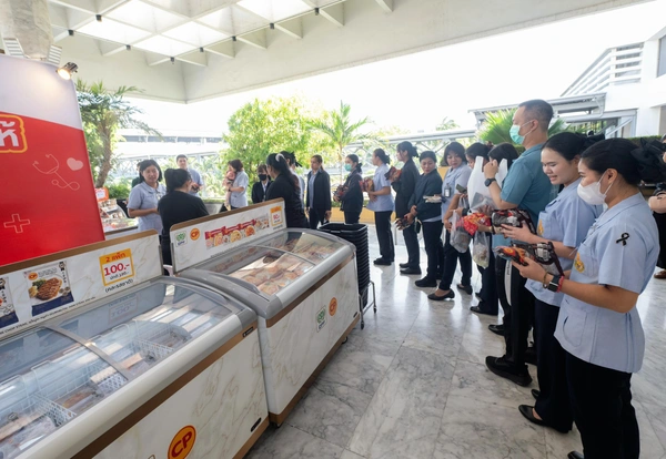 รูป-รพ.ภูมิพลอดุลยเดช พอ. ร่วมกับ CPF จัด “ทุกการซื้อ คือพลังแห่งการให้” สมทบทุนจัดซื้ออุปกรณ์การแพทย์-9