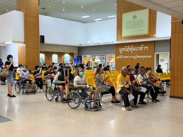 รูป-รพ.ภูมิพลอดุลยเดช พอ. ร่วมกับ CPF จัด “ทุกการซื้อ คือพลังแห่งการให้” สมทบทุนจัดซื้ออุปกรณ์การแพทย์-12