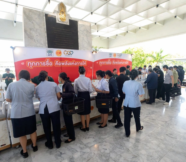 รูป-รพ.ภูมิพลอดุลยเดช พอ. ร่วมกับ CPF จัด “ทุกการซื้อ คือพลังแห่งการให้” สมทบทุนจัดซื้ออุปกรณ์การแพทย์-13