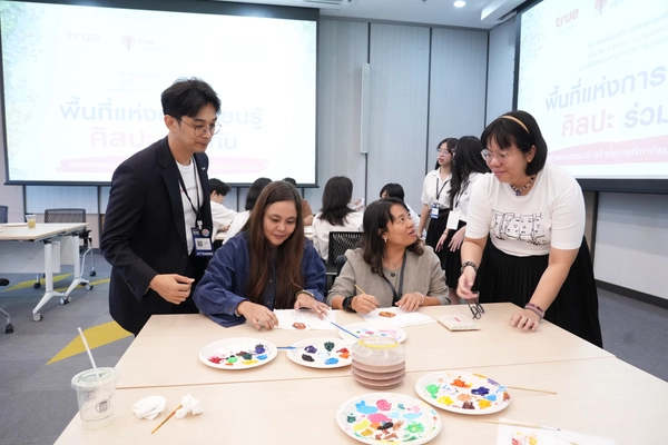 รูป-ก้าวทัน AI พร้อมสร้างโลกที่ยั่งยืน...เปิดไฮไลท์ “ทรู” ผสานพลังเทคโนโลยีดิจิทัลครบวงจร-11