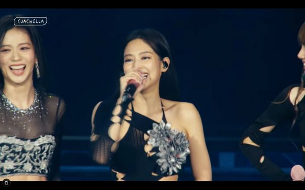 'ลิซ่า' ผงาดที่ Coachella!! นักร้องไทยคนแรกขึ้นโชว์เป็นศิลปินเฮดไลน์ พา MONEY ครองเทรนด์ 