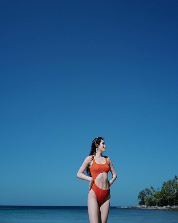 ใจเต้นตึ๊กตั๊ก!! “ปันปัน” อวดซิกแพคบอดี้เป๊ะ ทำเอาทะเลเดือดปุดๆ ในชุดว่ายน้ำสีส้มสุดซี๊ด