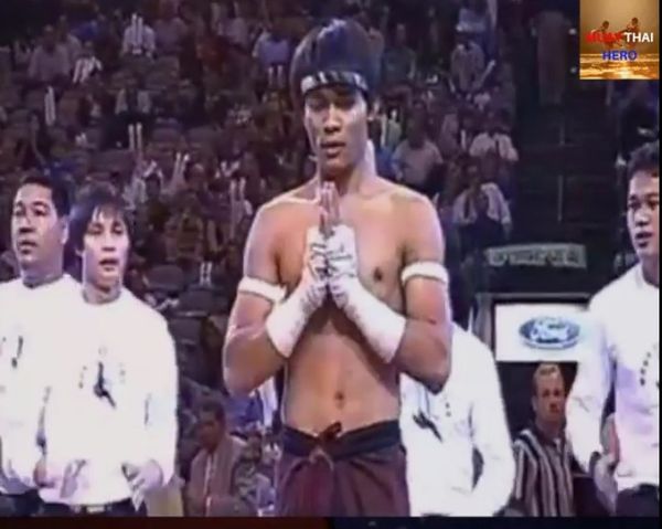 ย้อนภาพ “จาพนม” ขึ้นโชว์พักครึ่งการแข่งขัน NBA ปี 2551 (มีคลิป)