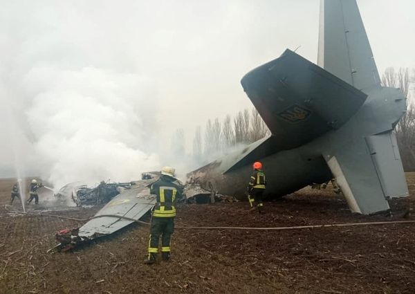 สรุปเหตุการณ์ 1 วัน รัสเซียบุกยูเครน พร้อมเปิดภาพเครื่องบินทหารตก บ้านเรือนถูกโจมตี