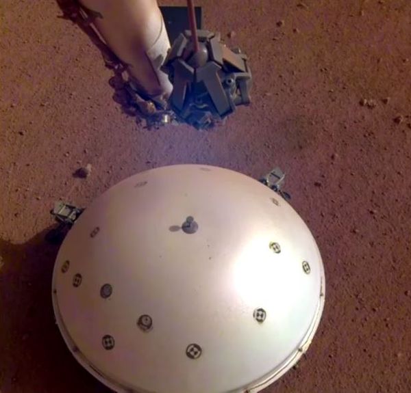 หุ่นยนต์ของนาซา พบแผ่นดินไหวบนดาวอังคาร อย่างน้อย 450 ครั้ง