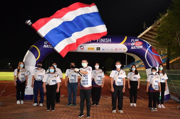 วิ่งธงชาติไทยวันที่ 42 จากอุตรดิตถ์ถึงพิษณุโลก สะสมระยะ 3,212 กม.