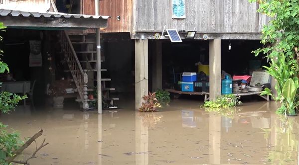 เปิดภาพ น้ำท่วมหนักภาคเหนือ บ้านเรือนจมบาดาล 300 หลัง