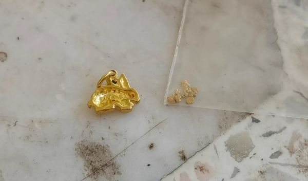ฮือฮา!หนุ่มราชบุรีร่อนเจอทองในคลองชลประทาน เช็กแล้วของแท้