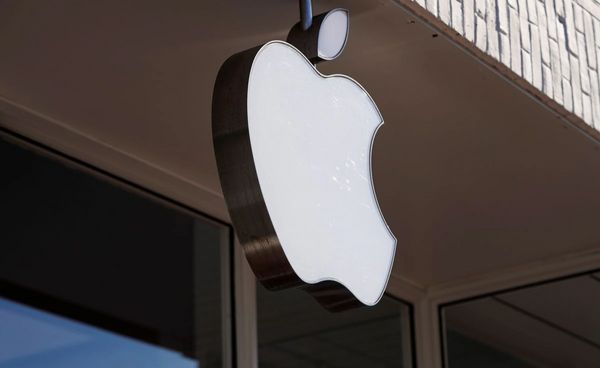 สหรัฐฯ ประกาศจับอดีตวิศวกรของ Apple ฐานเผยข้อมูลลับให้จีน