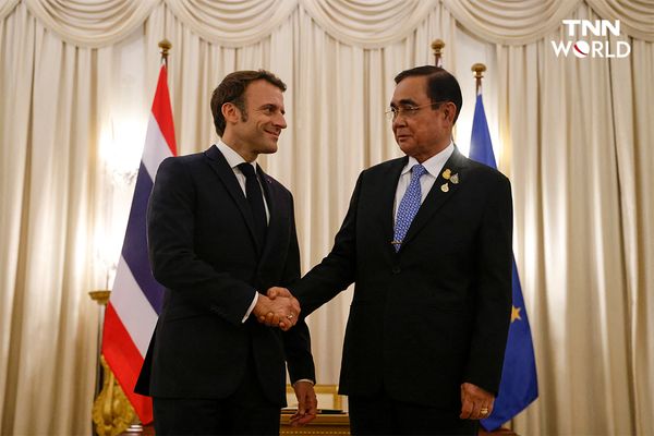 APEC 2022 ประมวลภาพ : ‘ผู้นำฝรั่งเศสพบปะนายกรัฐมนตรีไทย’ 