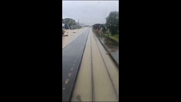 เปิดภาพ ฝนถล่มสงขลา  น้ำท่วมถนนตัดขาด ทางรถไฟสายใต้อัมพาต
