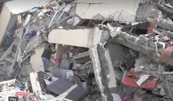 แผ่นดินไหวตุรกีเสียชีวิตใกล้ 1 หมื่น คาดรุนแรงที่สุดรองจากสึนามิญี่ปุ่นปี 54 