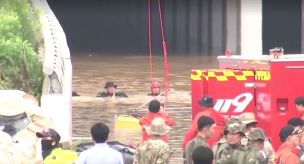 เปิดภาพความเสียหาย! เกาหลีใต้น้ำท่วมรุนแรง-มวลน้ำไหลทะลักท่วมอุโมงค์