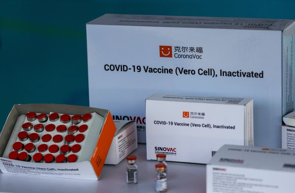 ไขข้อสงสัย? ทำไมชาวจีนในสิงคโปร์ถึงแห่ฉีด “วัคซีนซิโนแวค” เมินวัคซีน mRNA 