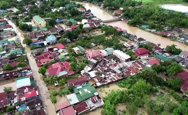 พายุโนรู ขึ้นฝั่งเวียดนาม ทำฝนตกหนัก จ่ออพยพประชาชนกว่า 8 แสนคน 