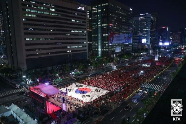 งดกิจกรรมรวมตัวเชียร์บอลโลก!! เกาหลีใต้ไว้อาลัยเหยื่อฮาโลวีนอิแทวอน