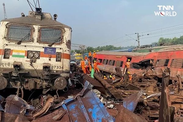 ประมวลภาพ โศกนาฏกรรมรถไฟชนกันในอินเดีย