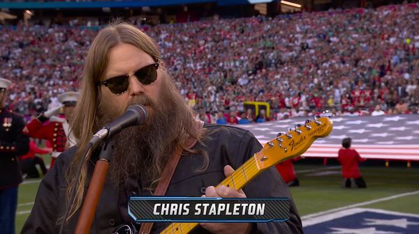 สีสัน Super Bowl!! 'Chris Stapleton-Babyface' ร้องเพลงเปิดฉากการแข่งขัน