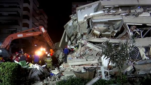 แผ่นดินไหวเขย่า ตุรกี-กรีซ บ้านพังยับ ตายแล้ว 19 ราย