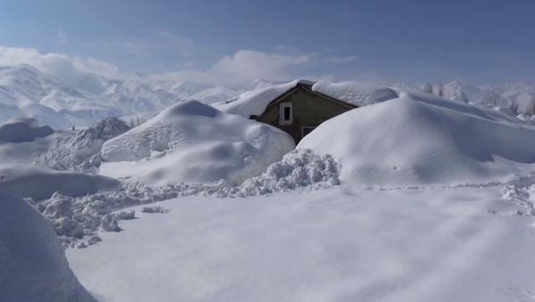 พายุหิมะถล่มตุรกีสูงถึง 20 ฟุต หลายพื้นที่ถูกตัดขาด