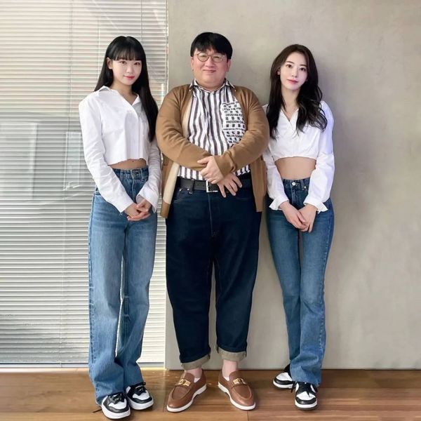 บังชีฮยอก ถ่ายรูปกับ มิยาวากิ ซากุระ และ คิมแชวอน เป็นการยืนยันว่า 2 ไอดอลสาวเป็นศิลปินในสังกัดของตัวเองแล้ว