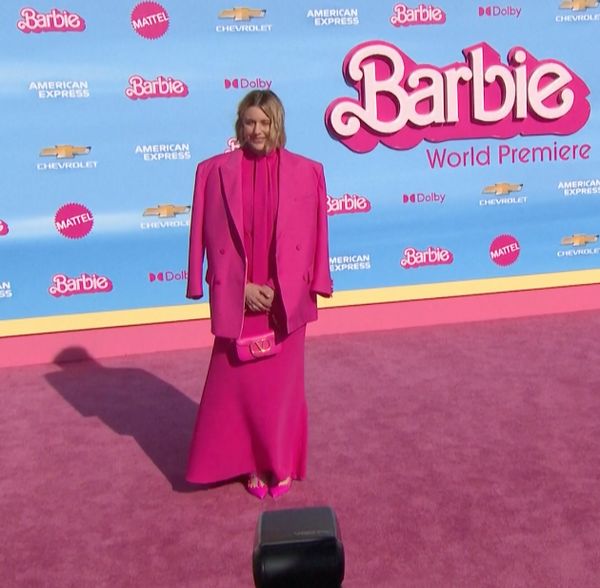 เปิดลุคแซ่บ!! รอบปฐมทัศน์โลกหนัง Barbie 'มาร์โก ร็อบบี - ไรอัน กอสลิง' นำทัพเดินพรมชมพู