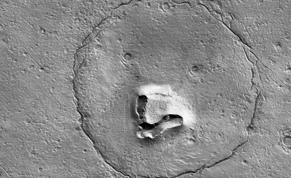 พบหน้าน้องหมีบนพื้นผิวดาวอังคารจากภาพถ่ายของนาซา