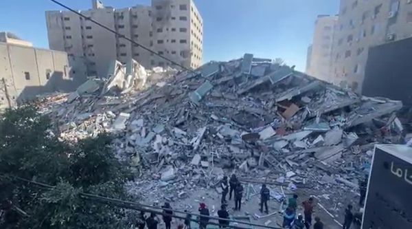 เหลือแต่ซาก! เปิดภาพความเสียหายตึกสำนักข่าวในเมืองกาซา ซิตี้