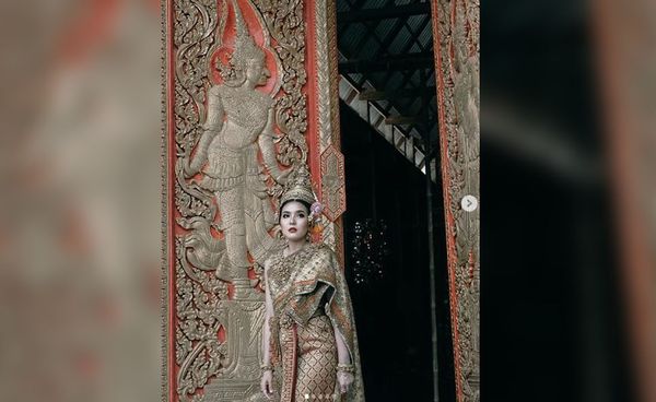 ตะลึง! 'พรพรรณ' มือเซตทีมชาติโพสต์รูปแต่งชุดไทยสุดงาม (ภาพชุด)
