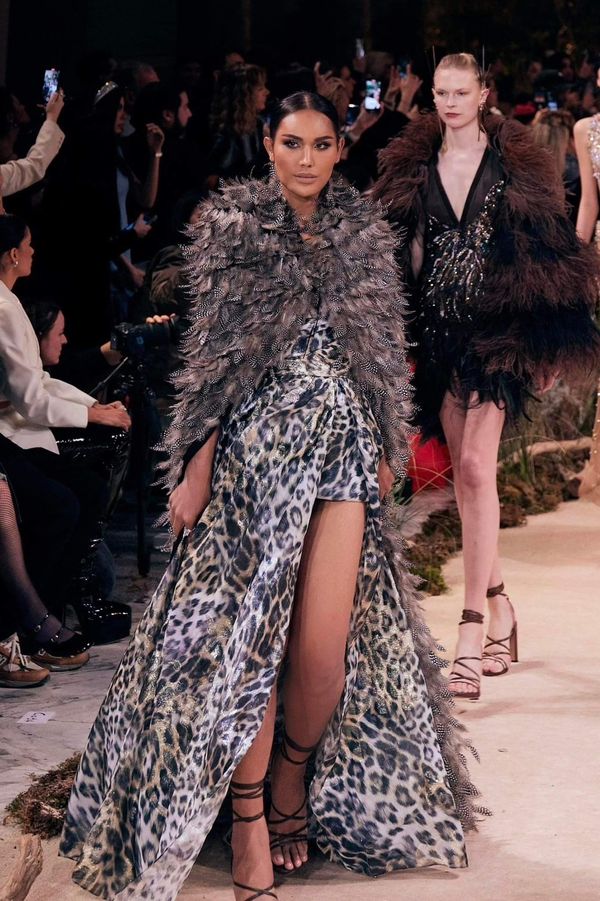 แอนนา วรินทร เดินสับบนรันเวย์  Paris Fashion Week 2023 (มีคลิป)