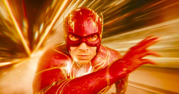Ezra Miller กำลังบำบัดจิต ยืนยันความสัมพันธ์กองถ่าย The Flash ไม่มีปัญหา