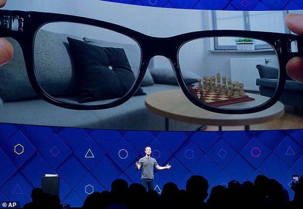 Facebook พัฒนาแว่นตาอัจฉริยะ เทเลพอร์ต ร่างของคุณไปยังสถานที่ต่าง ๆ ได้ !!