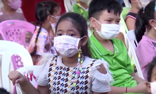 กัมพูชาเริ่มฉีดวัคซีนป้องกันโควิดให้เด็กอายุ 6 -12 ปี เร่งแผนเปิดประเทศ