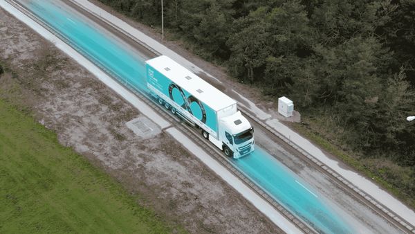 สวีเดนเตรียมสร้างถนนไฟฟ้าสำหรับชาร์จ EV ขณะขับขี่