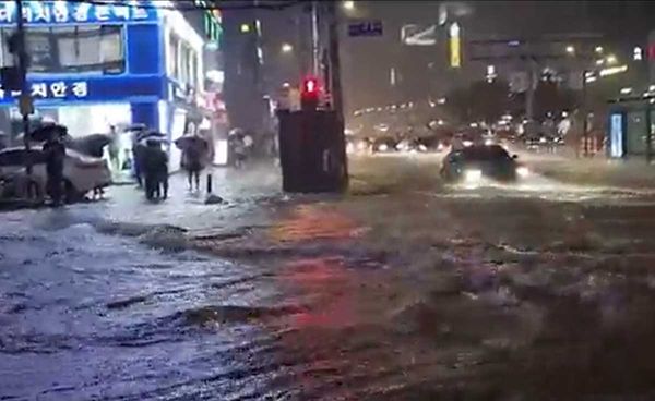 เกาหลีใต้ เจอฝนถล่ม น้ำท่วมกรุงโซลรุนแรงที่สุดในรอบหลายสิบปี