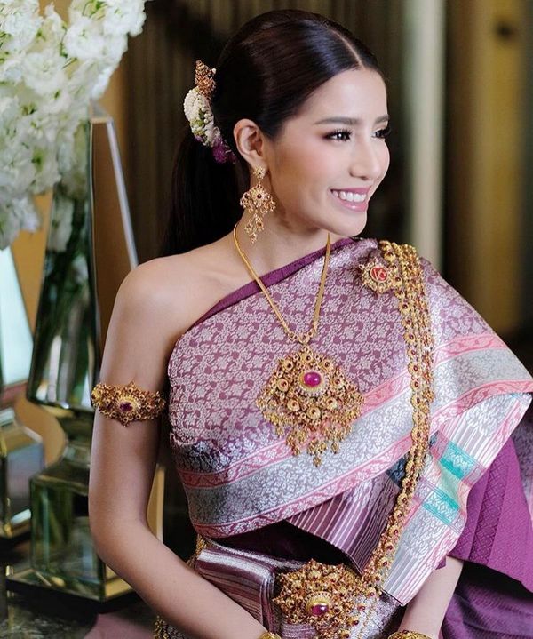 งดงามมาก! เปิดภาพแรก ใบเตย-ดีเจแมน บ่าว-สาวในชุดไทย