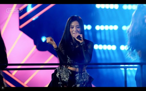 'ลิซ่า' ผงาดที่ Coachella!! นักร้องไทยคนแรกขึ้นโชว์เป็นศิลปินเฮดไลน์ พา MONEY ครองเทรนด์ 
