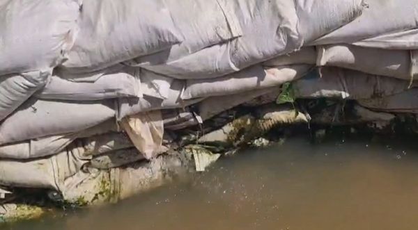 น้ำท่วมนนทบุรี วันนี้ระดับน้ำขึ้นสูง ทะลุกระสอบทราย 9 ชั้นเข้าตลาด!