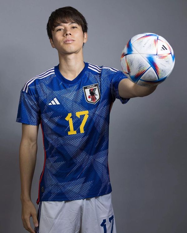 เปิดวาร์ป!! นักเตะหล่อ ‘ทีมชาติญี่ปุ่น’ หลังโค่น ‘สเปน’ เข้ารอบฟุตบอลโลก
