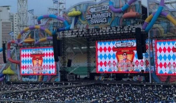 สื่อเกาหลีตีข่าวคนงานมองโกเลียดับ หลังตกจากเวทีคอนเสิร์ตใหญ่ของ “Psy”
