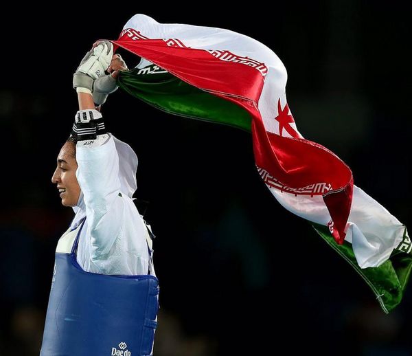 นักกีฬาสาวอิหร่านเจ้าของเหรียญโอลิมปิก แปรพักต์ไม่เอาแล้วบ้านเกิด