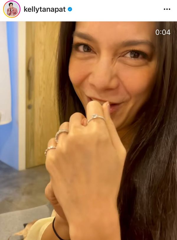 เคลลี่ อวดโมเมนต์สวีทให้แหวนเพชร พลอยไพลิน เซอร์ไพรส์วันเกิด 